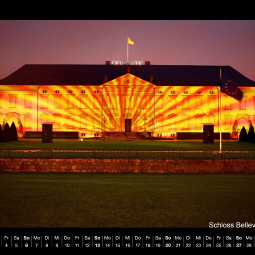 (c) Enrico Verworner , Smiling Berlin Verlag | Berlin Lights, Bildband Berlin, Berliner Lichter, Lights, Architektur Berlin, Berlin Bilder, Berlin Bilder auf Leinwand, Berlin Kalender, Berlin leuchtet, Berlinbilder auf Leinwand, Citypics Berlin, Festival of lights, Fotografie Berlin, Kalender 2024, Kalender Berlin, Kunstkalender Berlin, Lichterfest